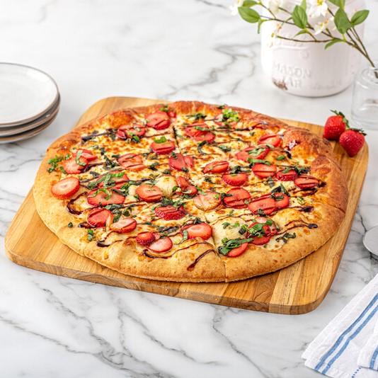 Strawberry Balsamic Pizza | Rich's Canada